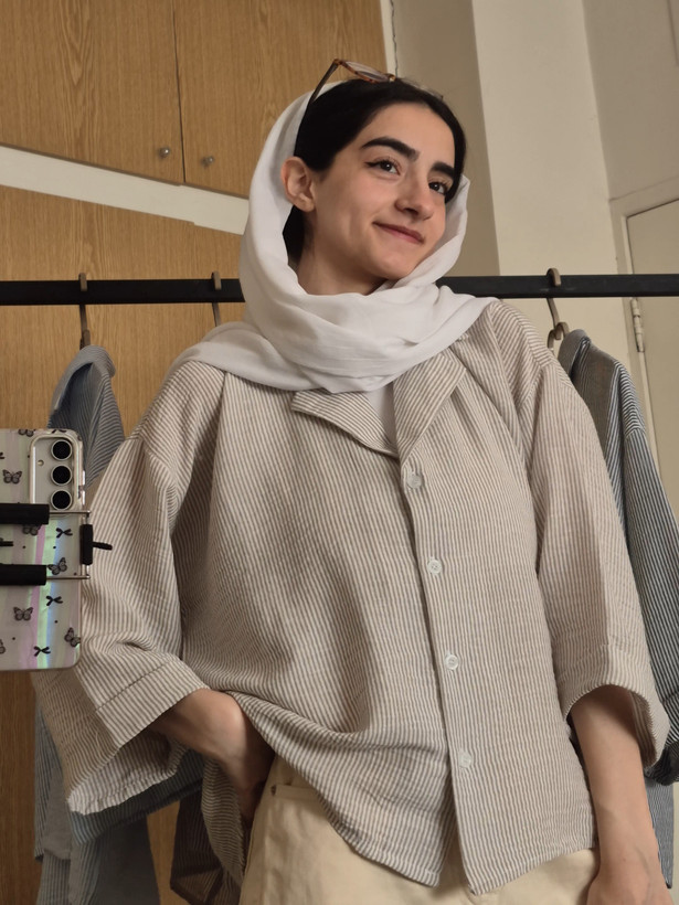 شومیز راه راه کرمی - نمای 2